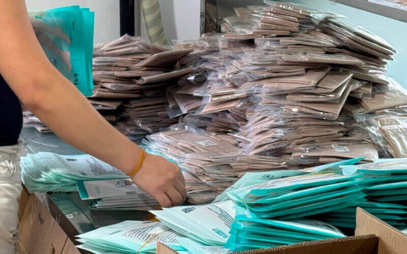 Custom Compression Socks Manufacturer in China - Packaging and Inserts