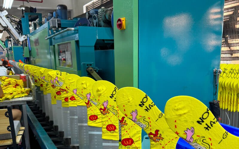 Sports Compression Socks Manufacturer in China - Heat Setting